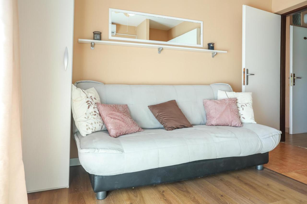 Apartments And Rooms Sinka Biograd Na Moru Ngoại thất bức ảnh