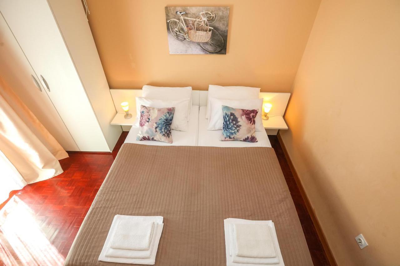 Apartments And Rooms Sinka Biograd Na Moru Ngoại thất bức ảnh