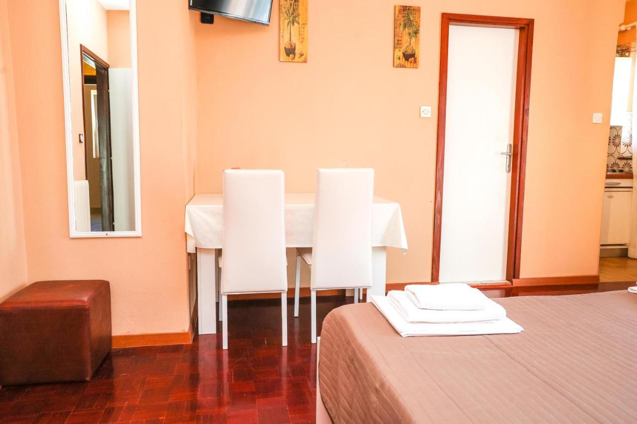 Apartments And Rooms Sinka Biograd Na Moru Ngoại thất bức ảnh