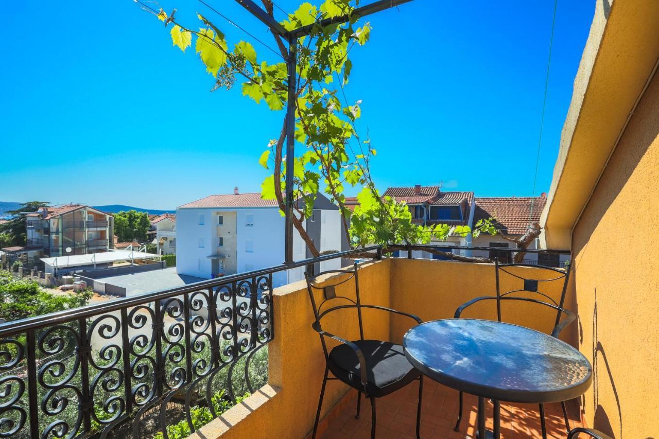 Apartments And Rooms Sinka Biograd Na Moru Ngoại thất bức ảnh