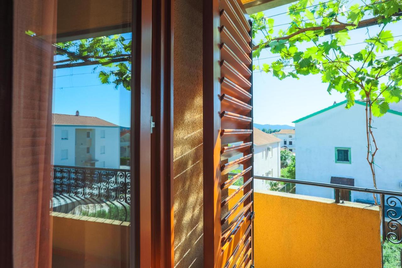 Apartments And Rooms Sinka Biograd Na Moru Ngoại thất bức ảnh