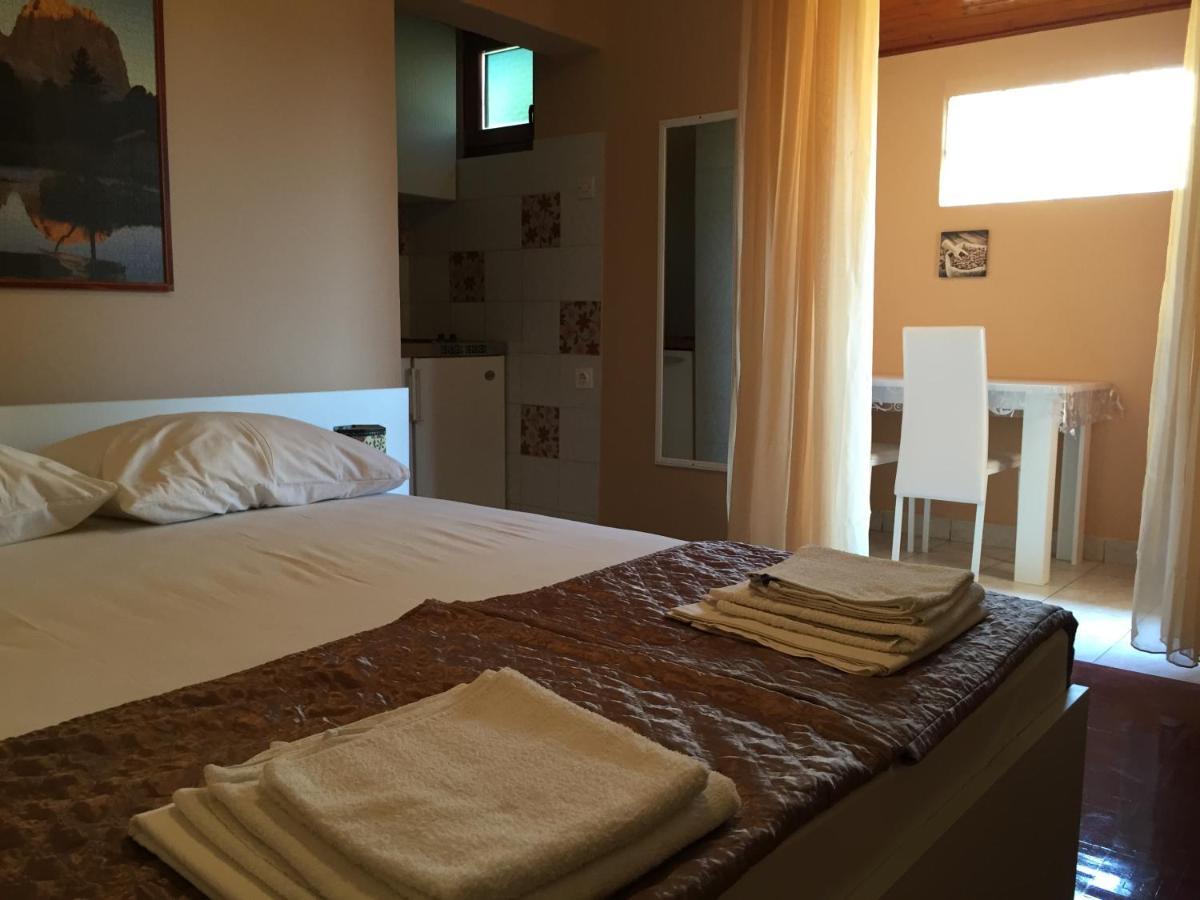Apartments And Rooms Sinka Biograd Na Moru Ngoại thất bức ảnh
