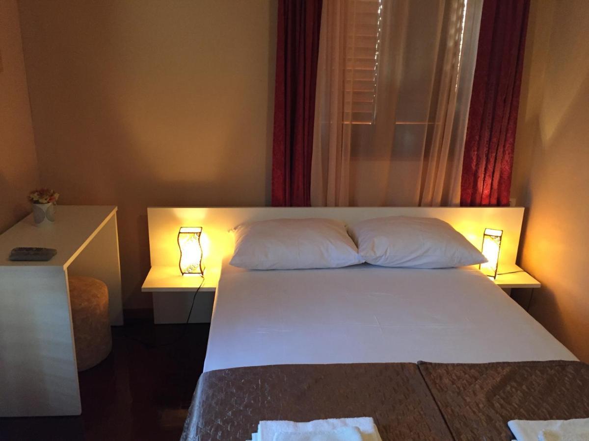 Apartments And Rooms Sinka Biograd Na Moru Ngoại thất bức ảnh