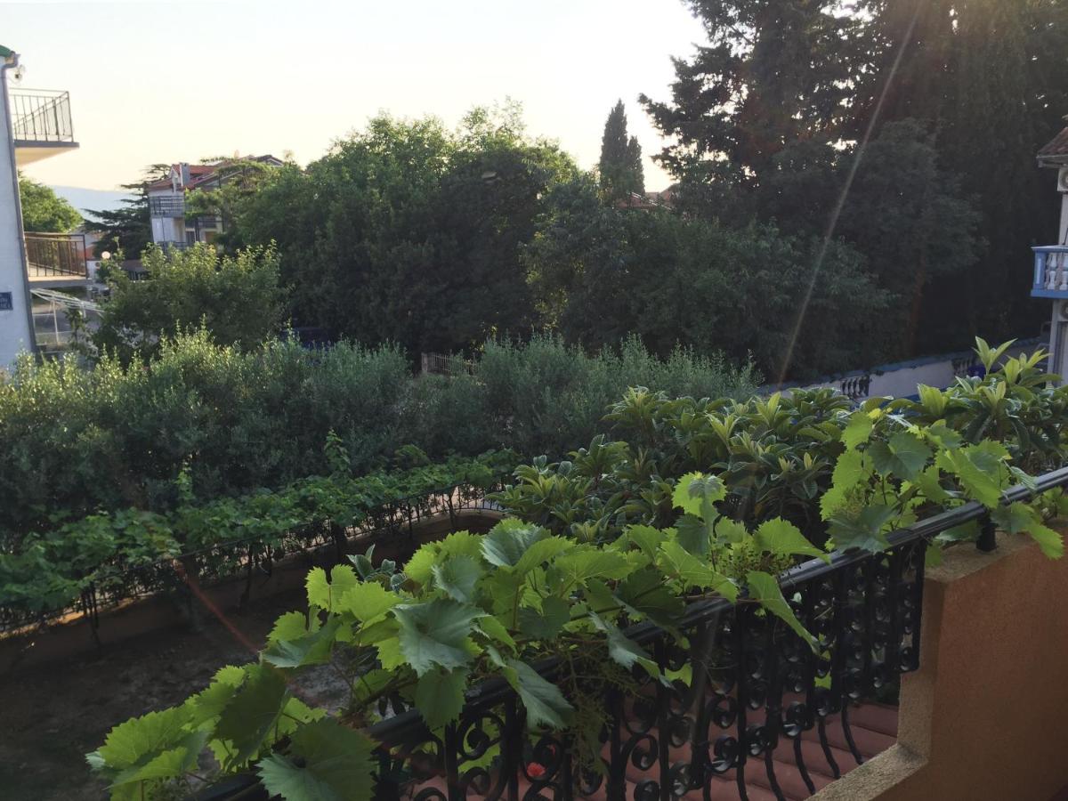 Apartments And Rooms Sinka Biograd Na Moru Ngoại thất bức ảnh